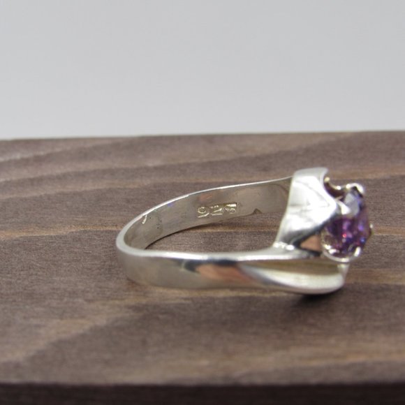 Size 6 Sterling Unique Purple CZ Diamond Band Ring - Picture 5 of 8